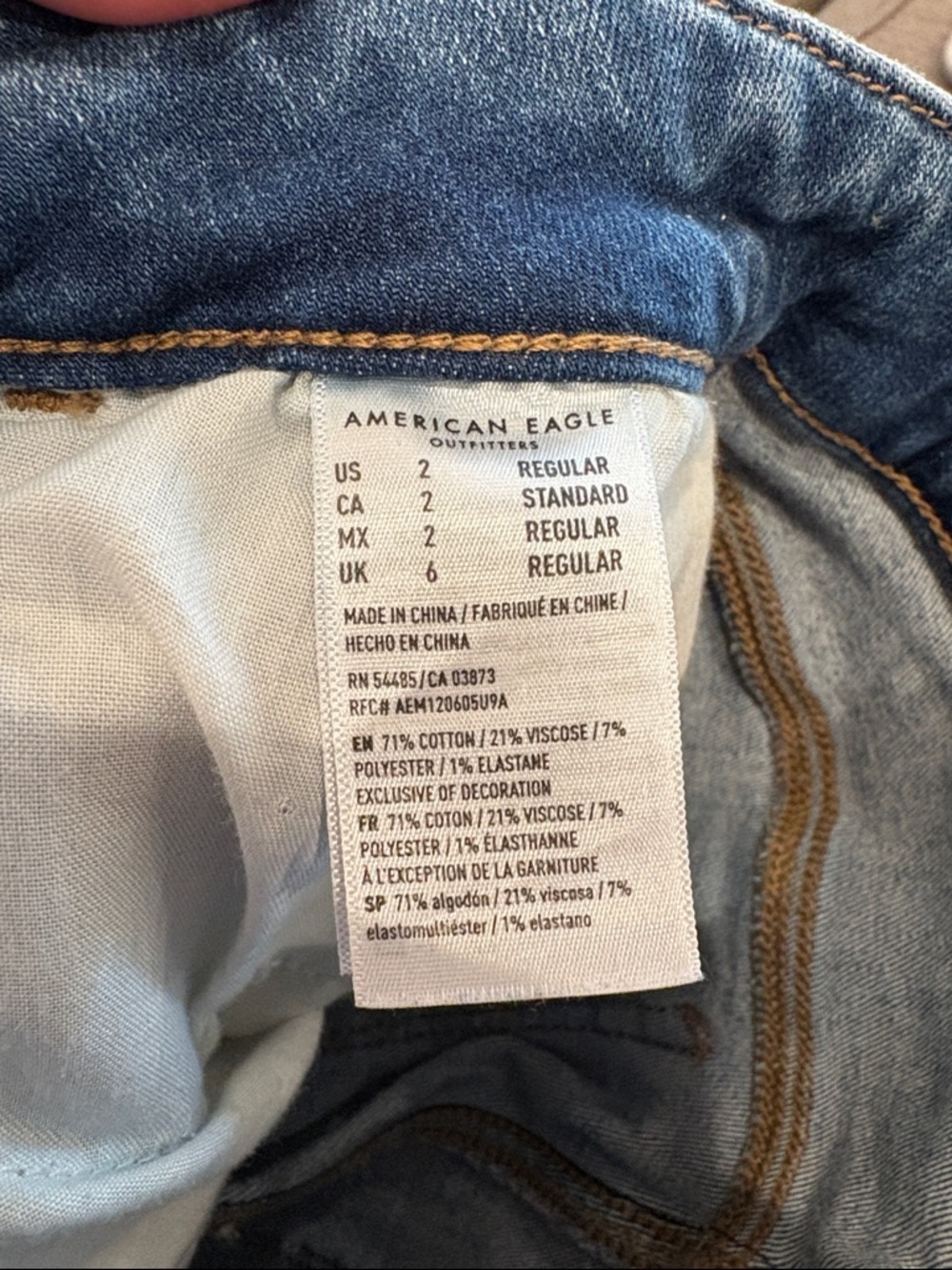 American Eagle Ripped Stretch Blue Jeans Size 2 - Picture 3 of 4